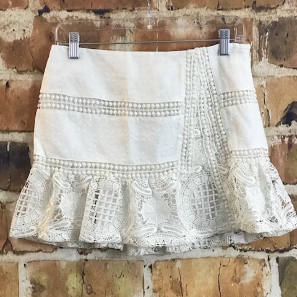 Women's English Rose Skirt, White Size M, NWOT